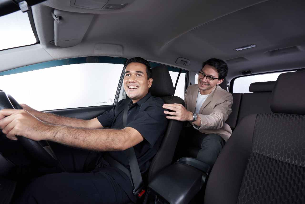 Rental Mobil Eksekutif Harian