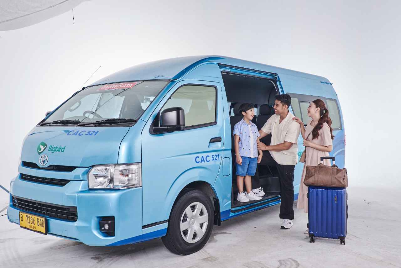 Sewa Minibus