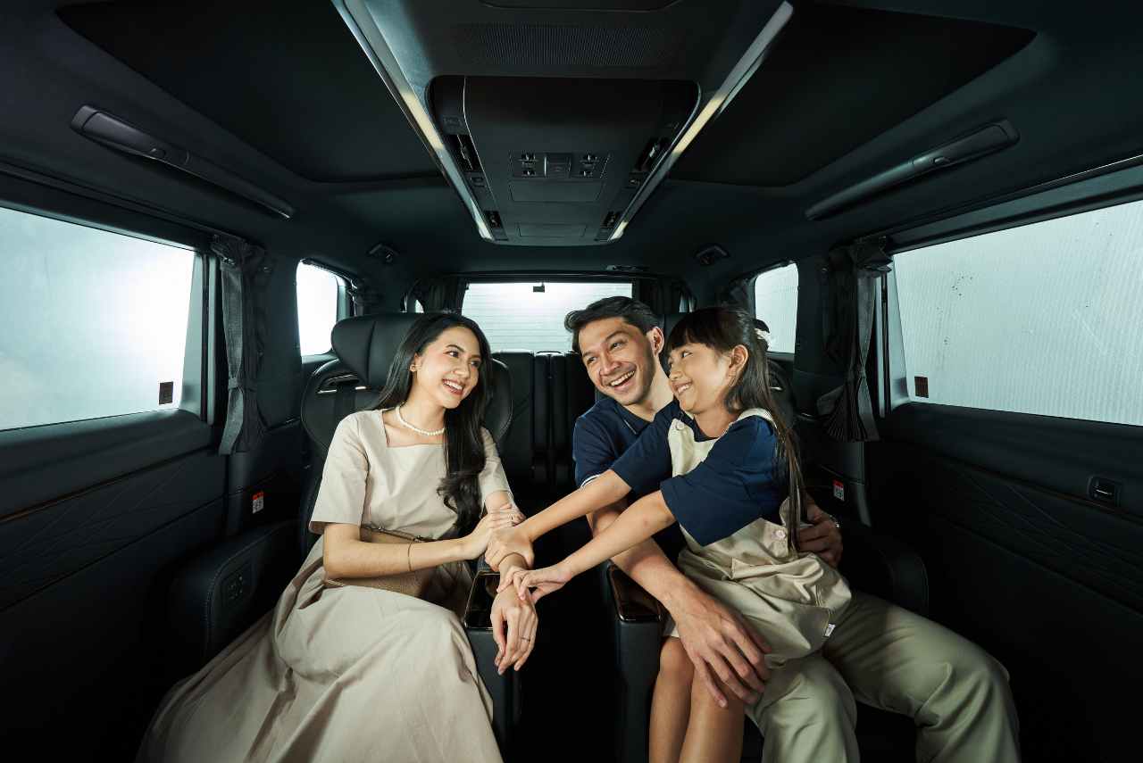 sewa mobil mewah nyaman