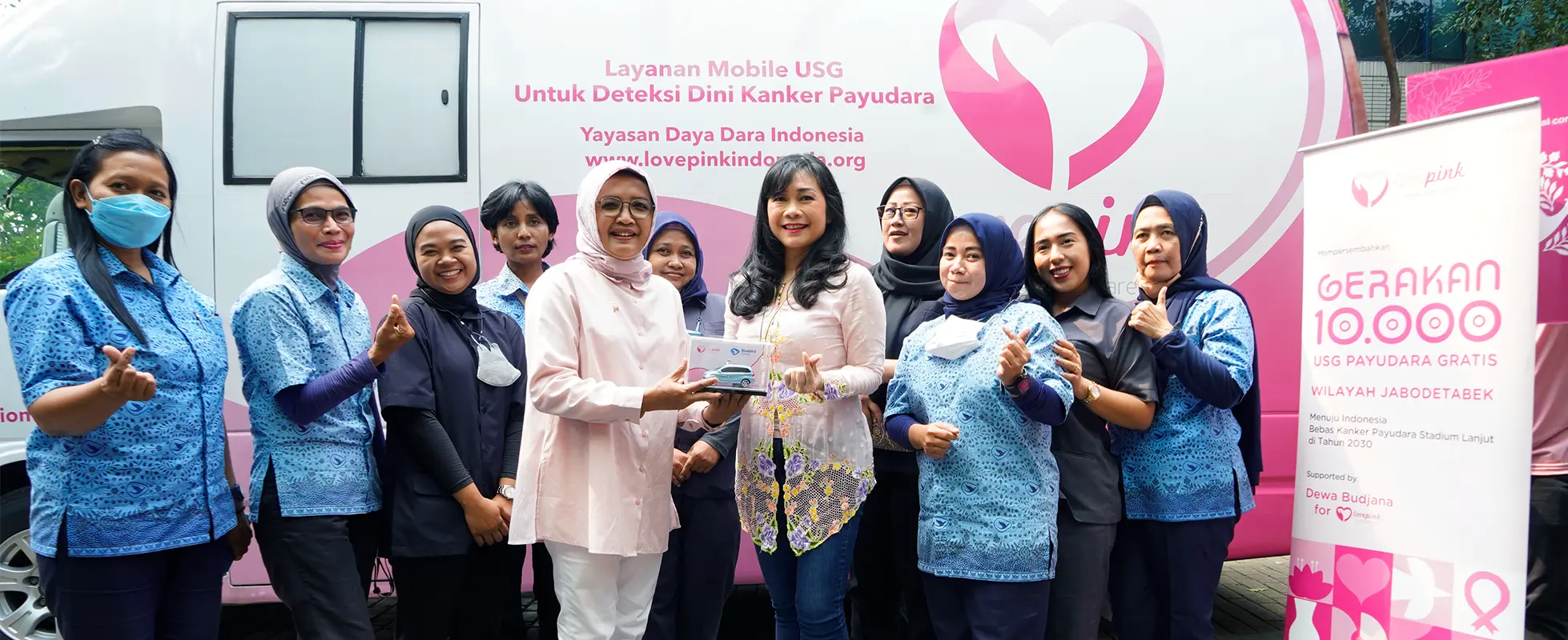 LovePink Jadikan Istri-Istri Pengemudi dan Karyawan Perempuan Bluebird  Agen Edukasi Risiko Kanker Payudara